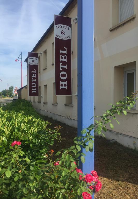 Hotel &