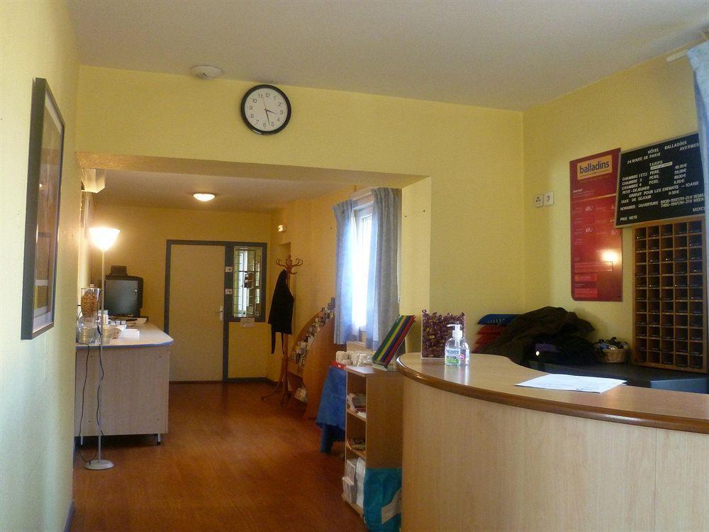 Hotel & 2*