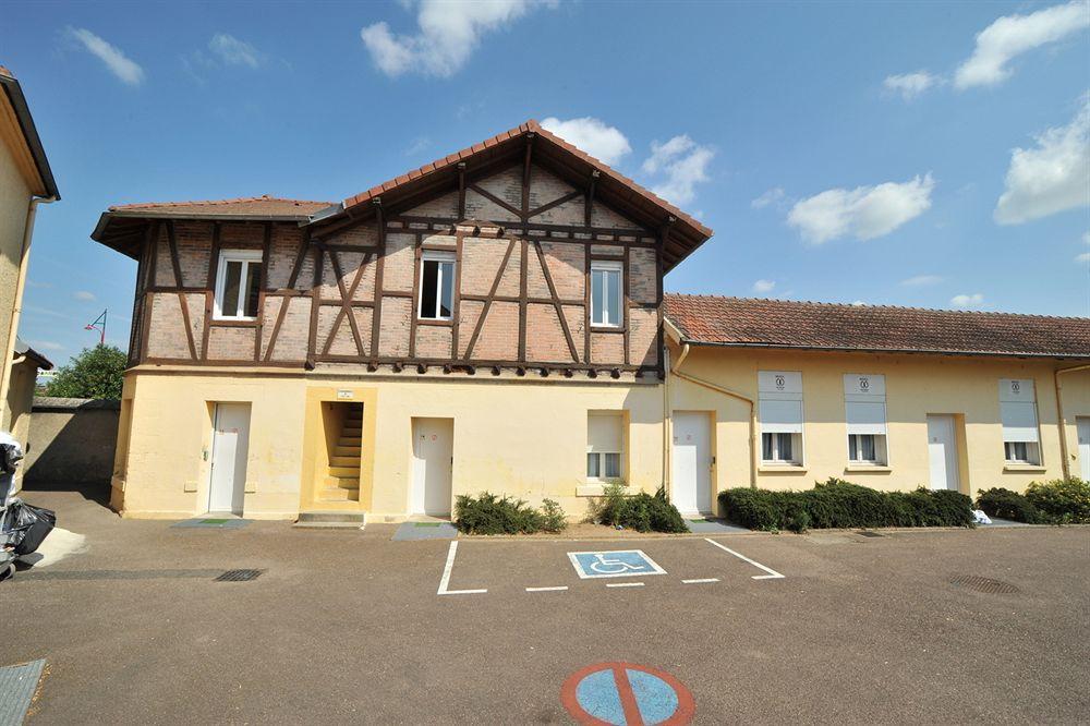 Hotel & 2*