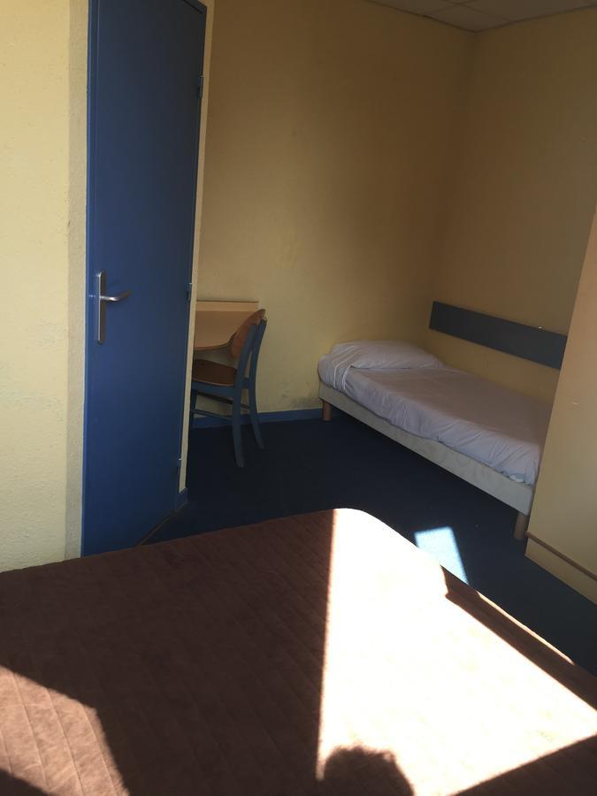 Hotel & 2*